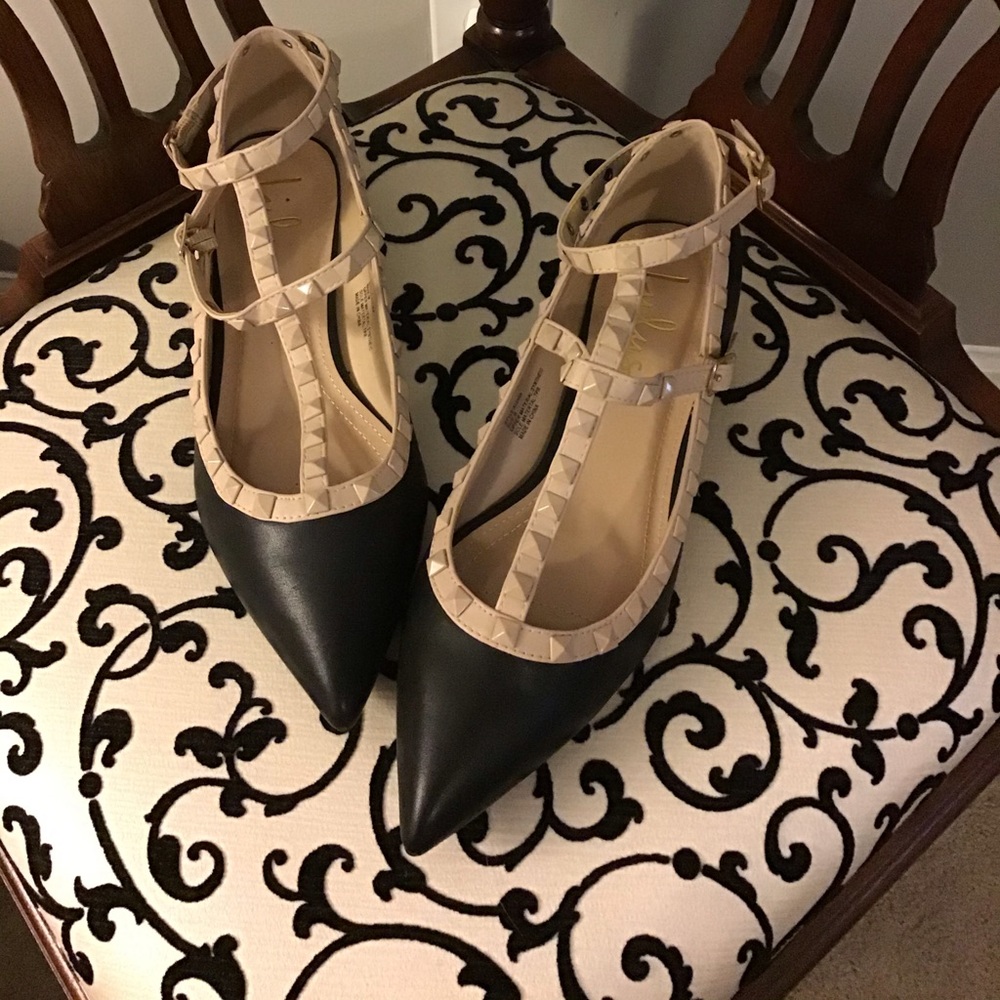 Lulu’s ankle wrap women’s low heels